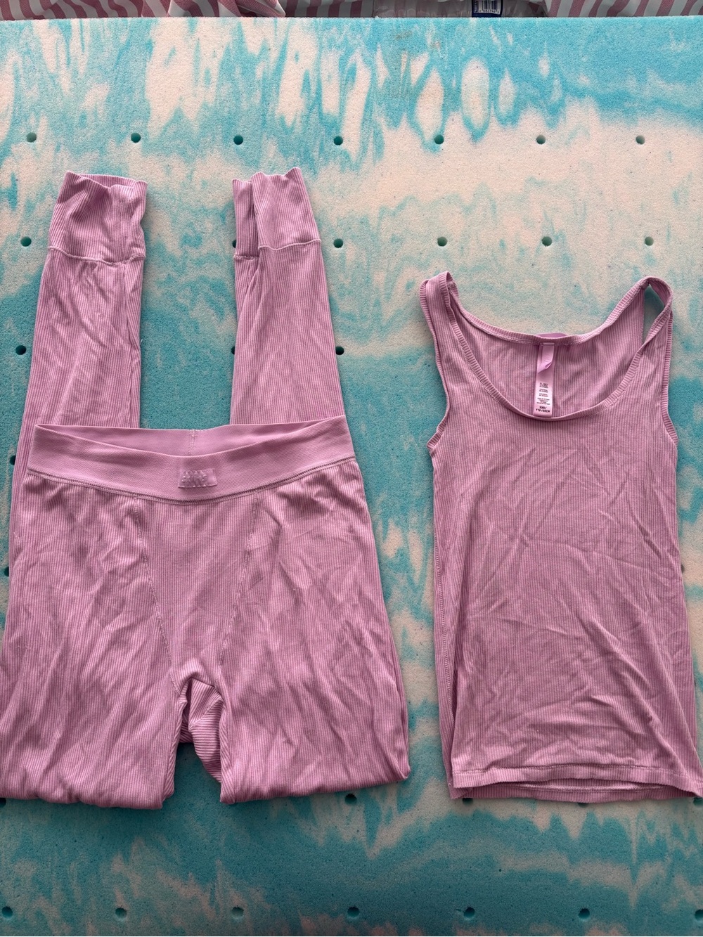 SKIMS Ribbed Tank and High-Waist Leggings Set - Light Lavender